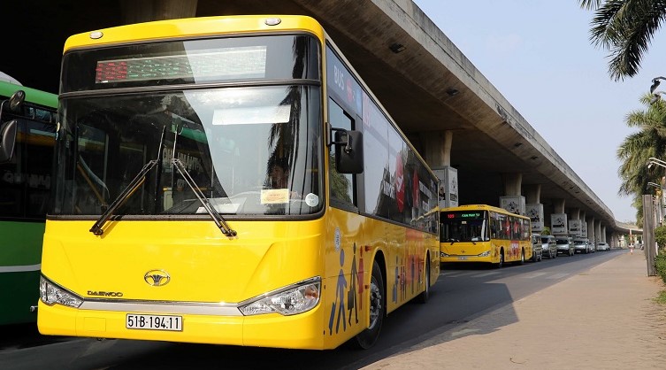 Xe Bus ở Sân bay Tân Sơn Nhất, Sài Gòn