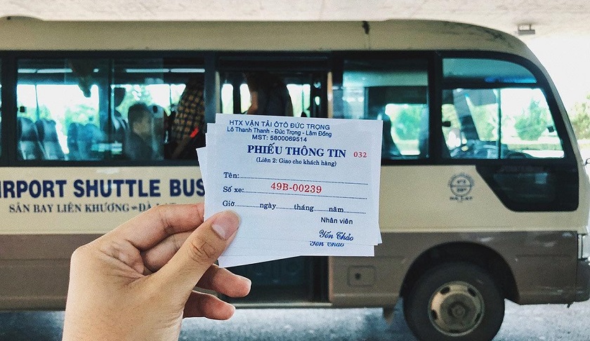 Xe buýt đi từ sân bay đến trung tâm Đà Lạt
