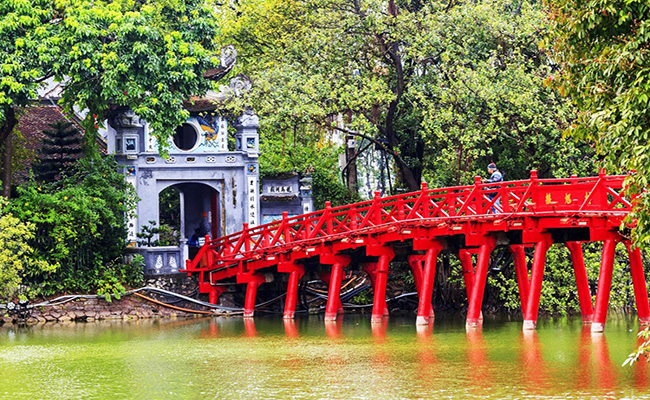 Cầu Thê Húc, Hồ Gươm