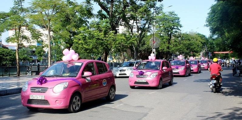 Taxi di chuyển từ sân bay vào trung tâm thành phố Hải Phòng