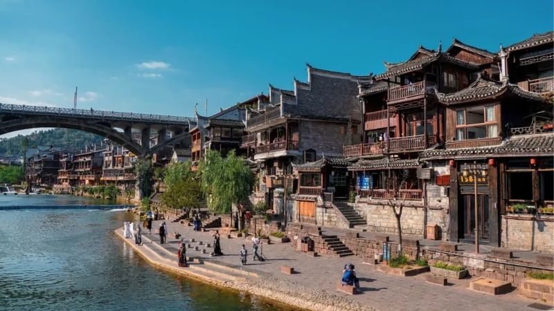 Trải nghiệm c&aacute;c qu&aacute;n cafe, qu&aacute;n bar ven s&ocirc;ng Đ&agrave; Giang