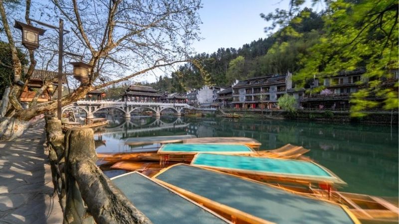 Thời tiết Phượng Ho&agrave;ng Cổ Trấn m&ugrave;a h&egrave;