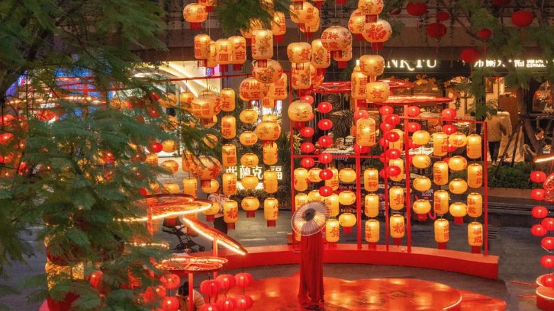 Tham gia lễ hội khi du lịch Th&agrave;nh Đ&ocirc;