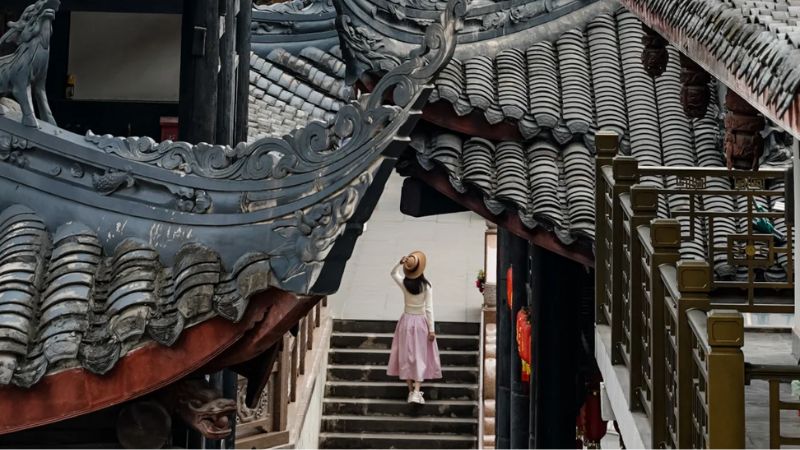 Du lịch Th&agrave;nh Đ&ocirc; th&aacute;ng 5 bắt đầu c&oacute; những cơn mưa bất chợt (@Dorine Bear Diudiu)