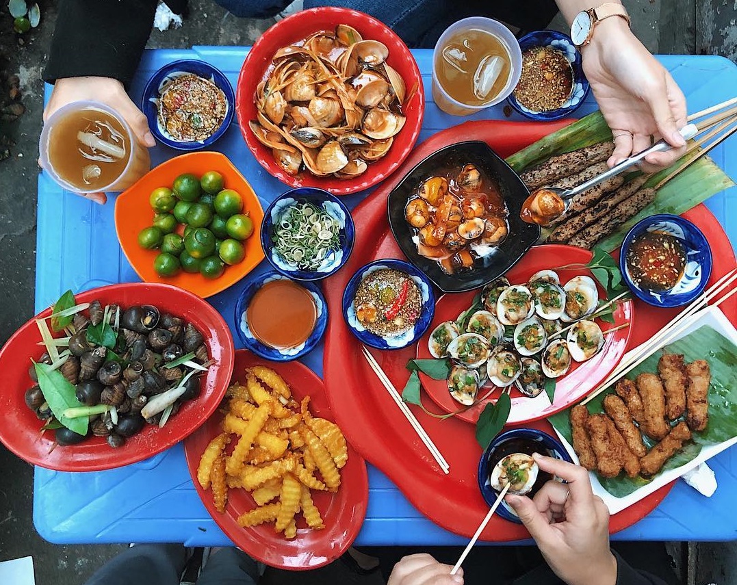 Ốc Hạnh là một trong các quán ốc ngon ở Hà Nội nổi tiếng nhất quận Đống Đa
