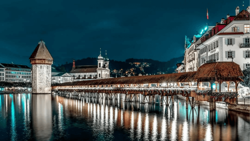 Chiêm ngưỡng hồ Lucerne huyền ảo về đêm