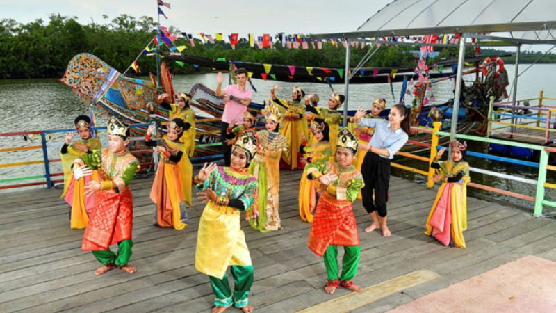 Khám phá văn hóa Malaysia qua các điệu khiêu vũ