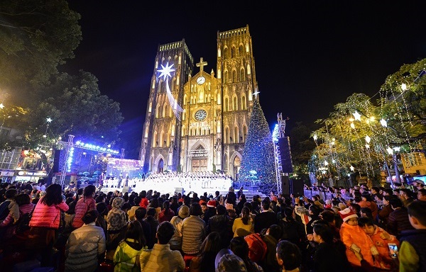 Hanoi Cathedral on Christmas