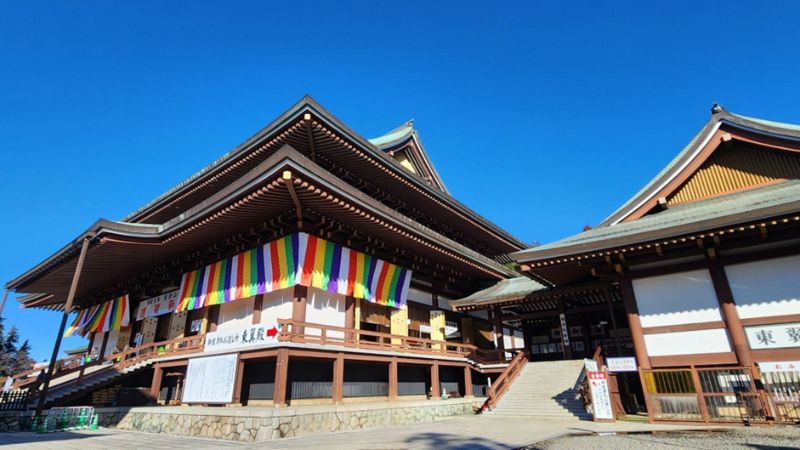 Người Nhật thường đi chùa trong lễ hội mừng năm mới Oshougatsu