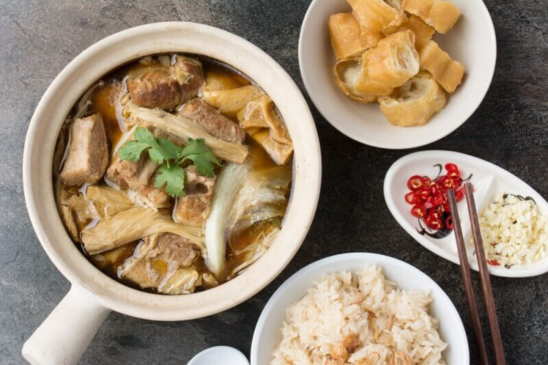 Thưởng thức món Bak Kut Teh