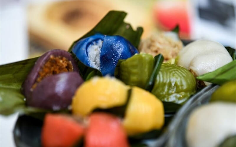 Bánh Kuih Muih được bán ở vỉa hè