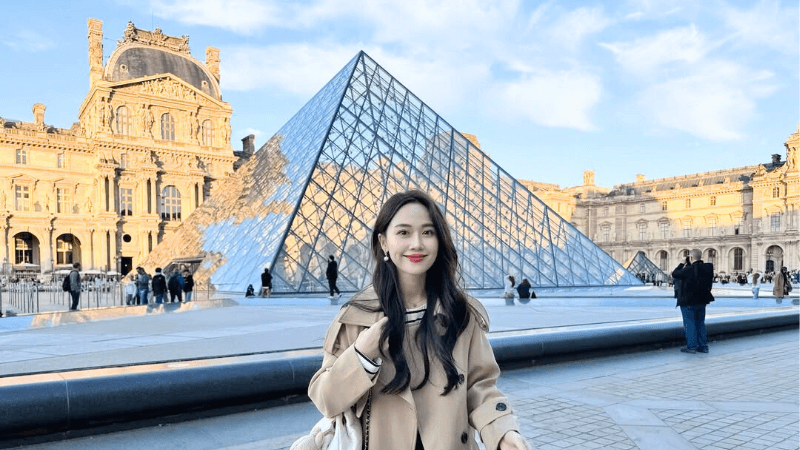 Bảo tàng Louvre - một trong những địa điểm nổi tiếng ở châu Âu