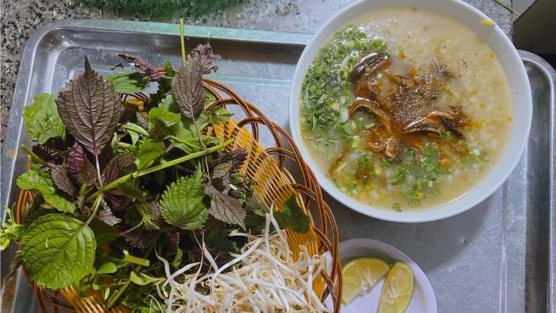 Đặc sản lươn đồng quán Thuỳ Dương