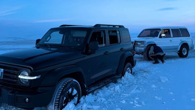 N&ecirc;n thu&ecirc; xe c&oacute; t&agrave;i xế ri&ecirc;ng khu du lịch Nội M&ocirc;ng