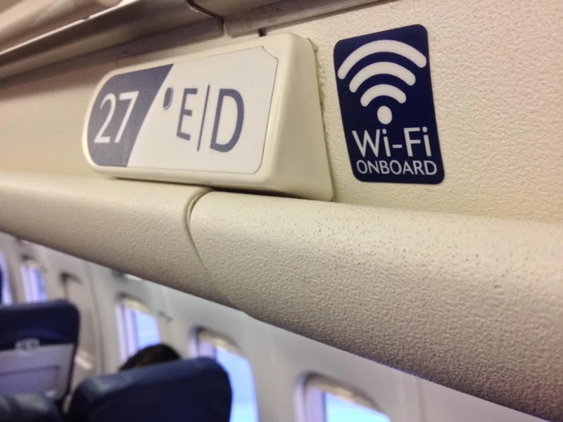 Những lưu &yacute; khi sử dụng wifi tr&ecirc;n m&aacute;y bay