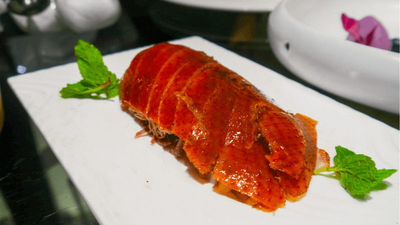 Thưởng thức vịt quay Bắc Kinh truyền thống tại nhà hàng Beijing Da Dong