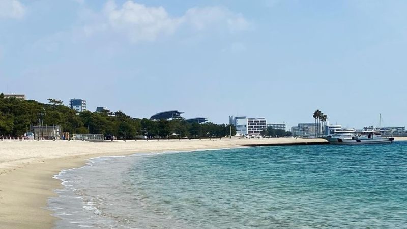 Bãi biển Suma Osaka vào mùa hè