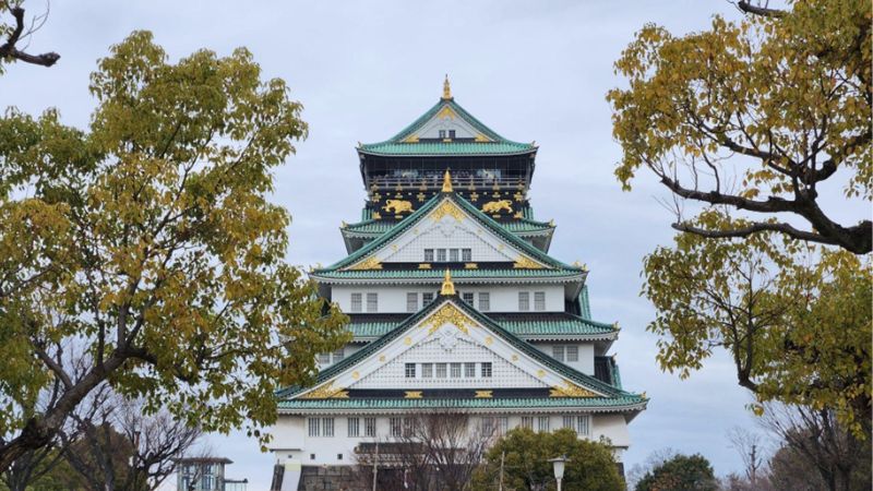 Lâu đài Osaka biểu tượng của thành phố