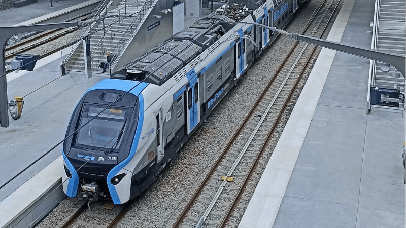Tàu RER tại Paris, Pháp