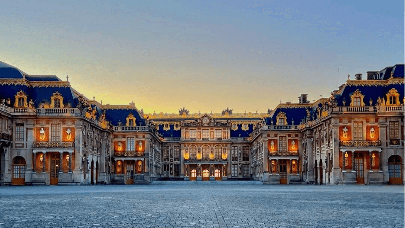 Cung điện Versailles là một trong những địa điểm nổi tiếng ở Pháp