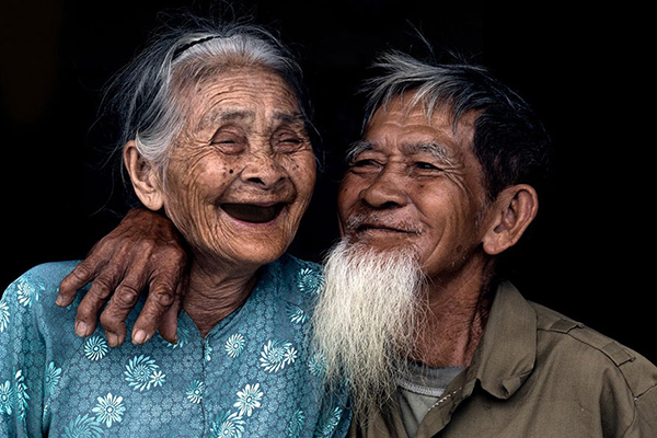 Đôi vợ chồng già tại làng Trà Quế