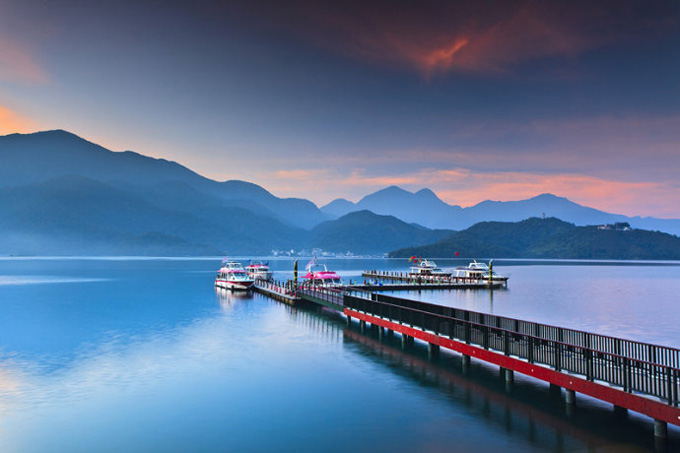 Vẻ đẹp Hồ Nhật Nguyệt