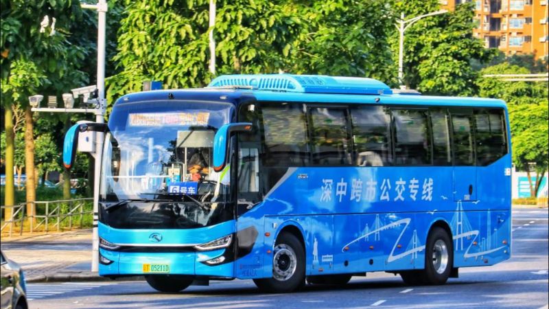 Di chuyển bằng xe bus s&acirc;n bay