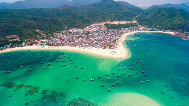 Combo Quy Nhơn từ Hà Nội 4N3Đ: Khách sạn 5* + Vé máy bay khứ hồi Vietjet Air