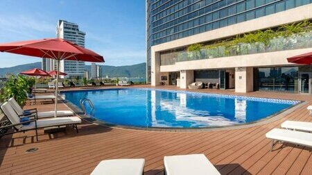 Bể bơi ngoài trời tại Nalod Da Nang Hotel