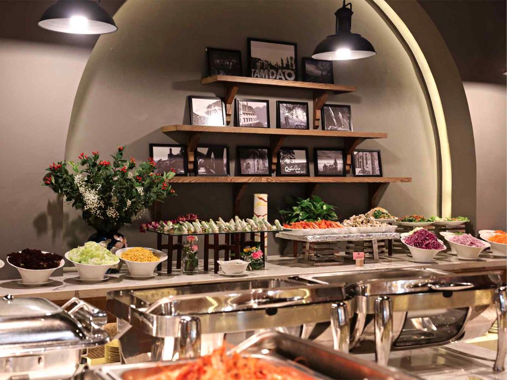 Buffet đa dạng các hương vị ẩm thực tại nhà hàng Venus