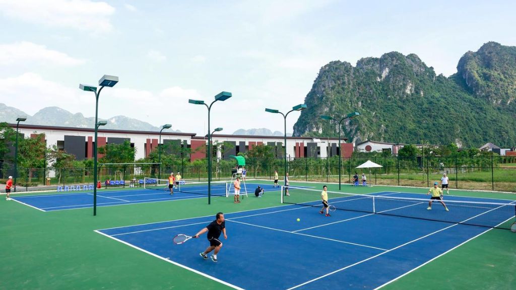 Sân tennis tại resort