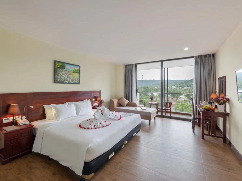 Phòng Deluxe tại Amarin Resort Phú Quốc