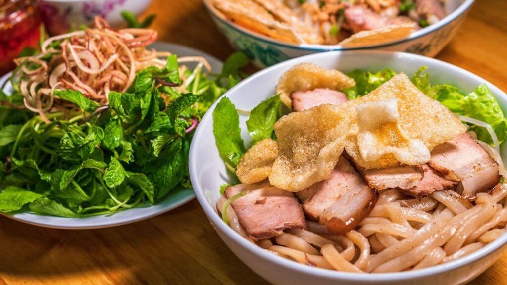Thưởng thức Cao Lầu trứ danh