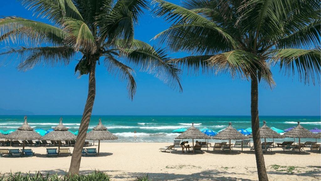 Tự do vui chơi tại biển Mỹ Khê