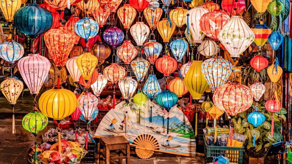 Ngắm đèn lồng lung linh tại Hội An