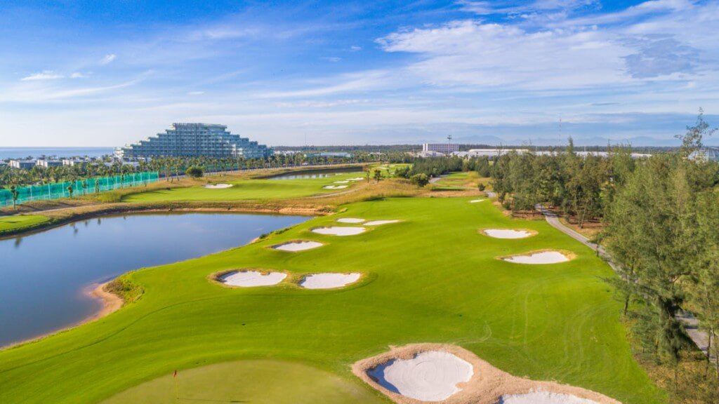 Sân golf đẳng cấp quốc tế tại Vinpearl Nam Hội An