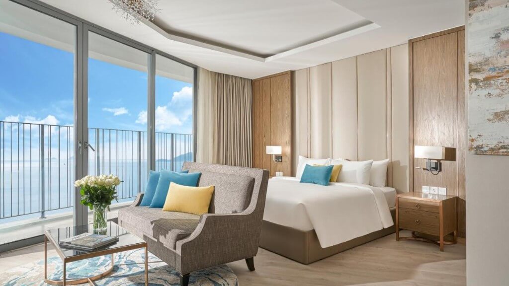 Không gian phòng nghỉ tinh tế tại The Empyrean Nha Trang