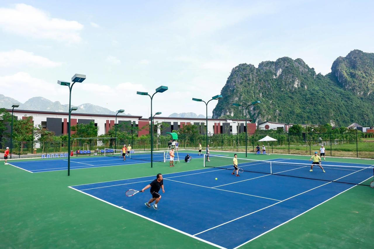 Sân Tennis Serena Resort Kim Bôi Hòa Bình