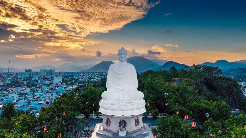 City Tour chiêm bái chùa Long Sơn