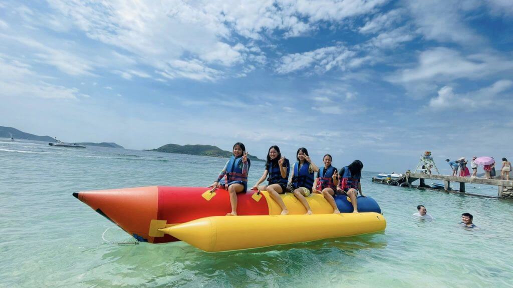 Trò chơi phao chuối trên biển Nha Trang