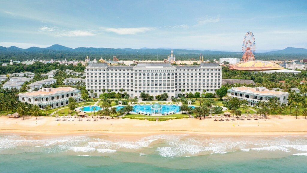 Sheraton Phú Quốc Long Beach Resort nằm sát bên Bãi Dài