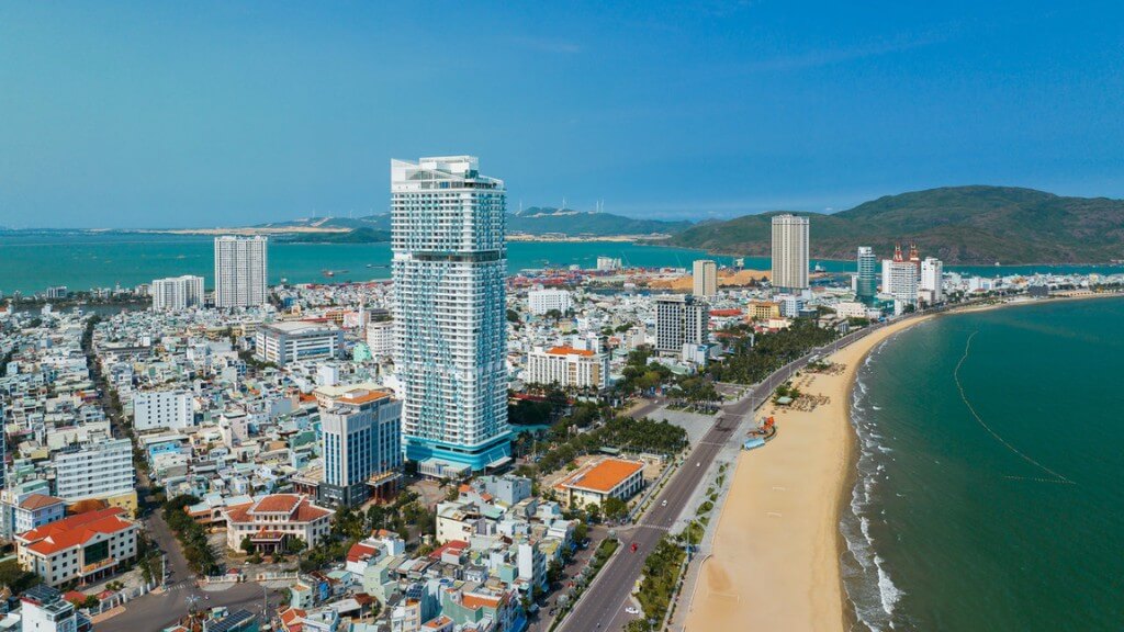 Grand Hyams Hotel Quy Nhơn ở trung tâm thành phố, gần bãi biển