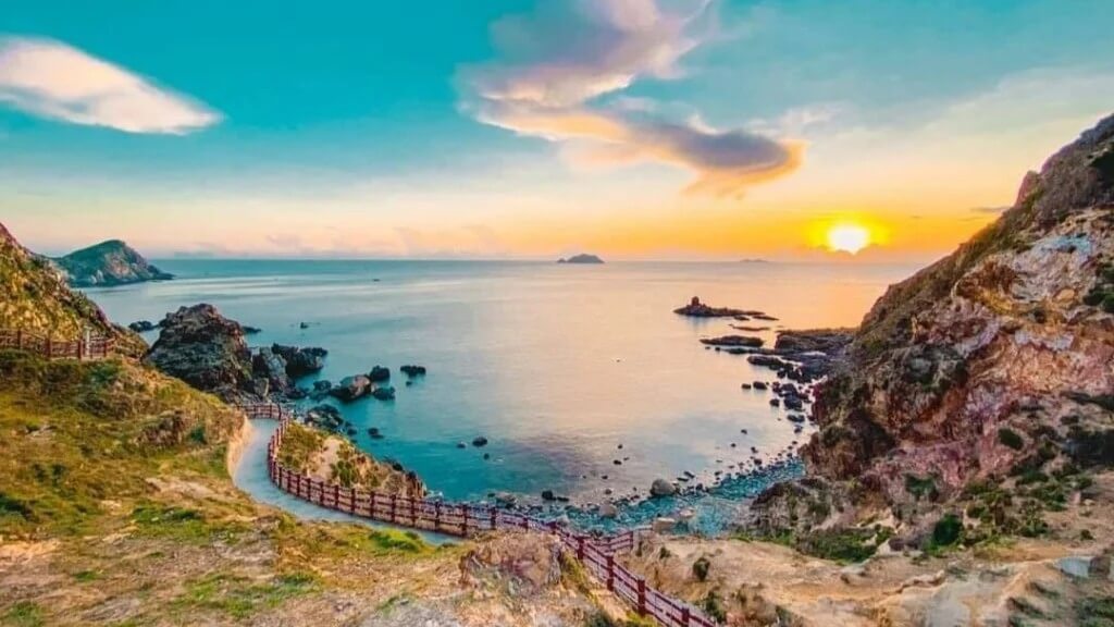 Vẻ đẹp hoang sơ của Eo Gió Quy Nhơn
