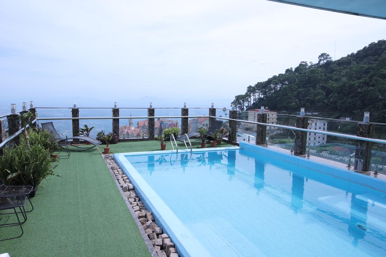 Bể bơi Khách sạn Royal Huy Tam Đảo