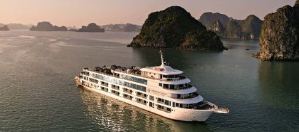 Du thuyền Ambassador Day Cruise