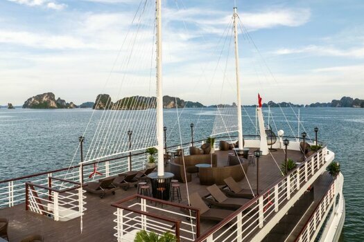 Tàu Diamond thăm vịnh 6 tiếng (bao gồm xe đưa đón)