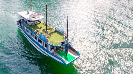 Du thuyền Dragon King trong ngày