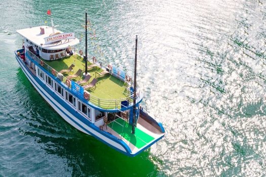 Du thuyền Dragon King trong ngày