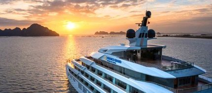 Siêu du thuyền trên vịnh Hạ Long