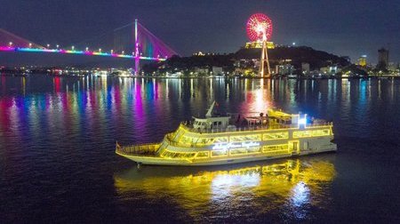 Du thuyền Hạ Long Princess ăn tối